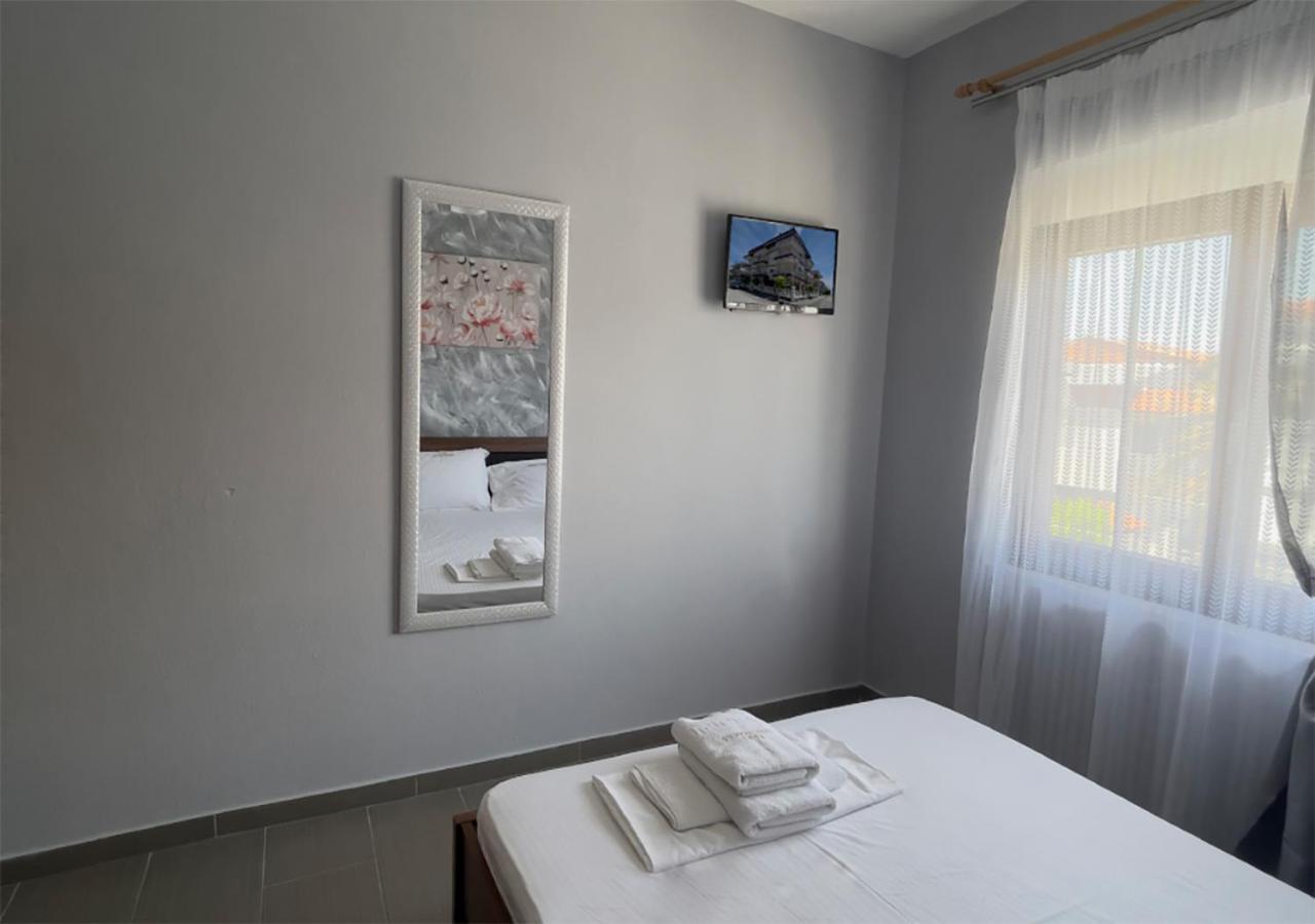 Niki Apartments Paralia Dionysiou Exteriör bild